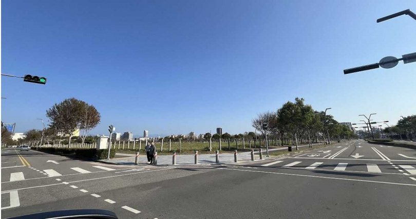 創研一位於逢甲大學「共善樓」的正對面。（圖／東森財經新聞張琬聆攝）