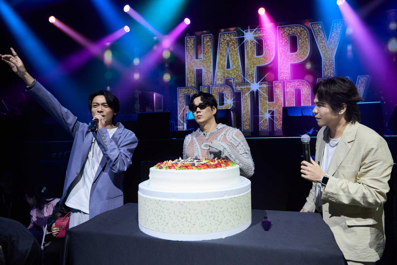 蕭煌奇舉辦《做一個惜情暖心的人》慶生公益演唱會。（圖／黑色吉他x華納音樂提供）