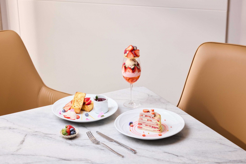 大廳酒廊以「愛戀草莓季」為主題推出3款甜點，是冬日午後最奢華的享受。（圖／漢來美食提供）