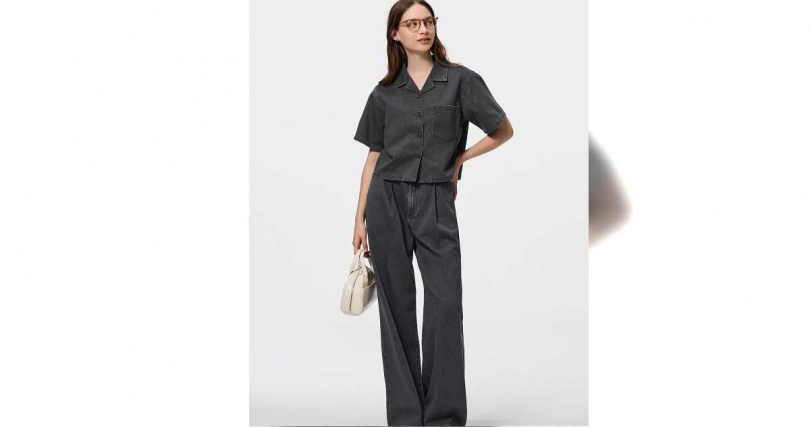 推薦單品：GU輕型牛仔開領襯衫、附腰帶輕型牛仔寬褲（圖／品牌提供）