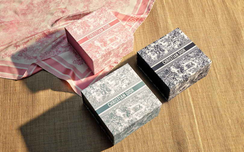 同場加映~即日起凡於迪奧香氛世家專櫃及DIOR 線上旗艦店消費滿額，還可享有色彩隨機之「夏日約依限量版禮盒包裝服務」喔。（圖／品牌提供）