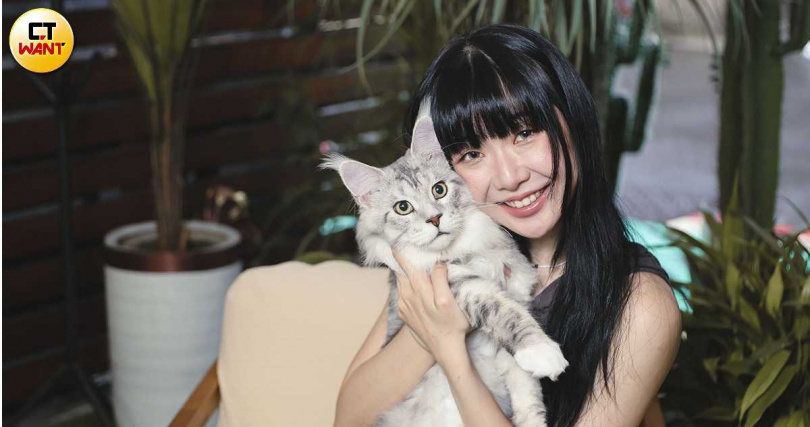 Brenda養的亞瑟雖然大隻，但個性相當好相處。（圖／楊澍、侯世駿攝）