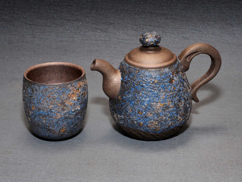 葉樺洋為星夜呈現粗中更見細膩的筆觸。（圖／吳德亮攝）