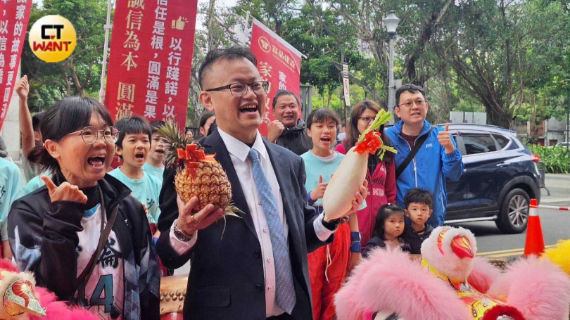 富品建設董座曾富瑋表示，複合式委建模式包含合建、委建、買賣等方式，讓地主可依自身需求有更多的選擇性，加速區域整合。（圖／林榮芳攝）