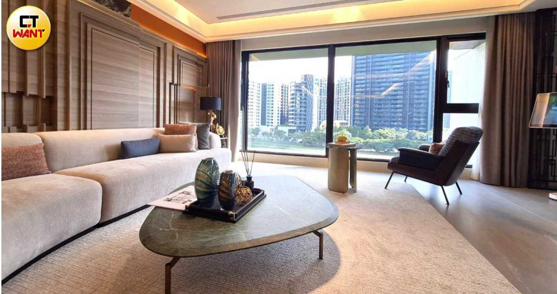 京懋建設執行長范秉豐觀察,不管坪數多大,已購客在客變時偏好規劃大2房格局,把更多尺度留給高頻使用的客廳、餐廚和主臥等場域。(圖/林榮芳攝)