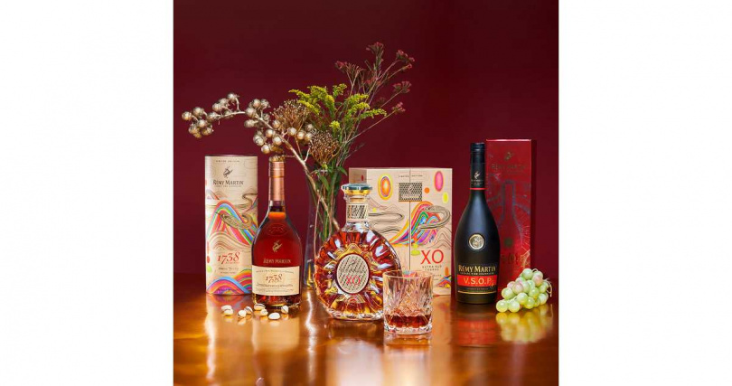 人頭馬金蛇年新春禮盒(圖/人頭馬君度集團提供)。