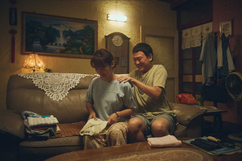 張詩盈（左）首次與王識賢（右）搭檔演出夫妻。（圖／公視台語台、華視提供）