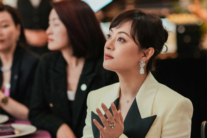 《蠻好的人生》孫儷飾演保險女王「胡曼黎」。（圖／愛爾達電視）