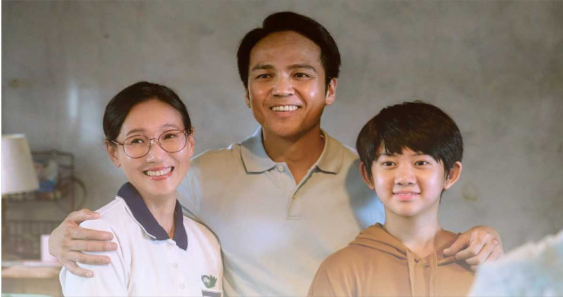 張本渝（左）飾羅淑芬老師、徐詣帆（中）飾先生、陳少卉（右）飾兒子。（圖／大愛提供）