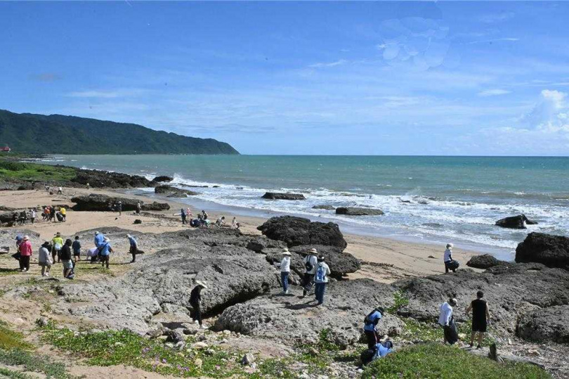 墾管處在9月20日世界清潔日舉辦大規模淨灘活動，共清出超過720公斤垃圾，其中資源回收垃圾有257.03公斤。（墾管處提供／羅琦文屏東傳真）