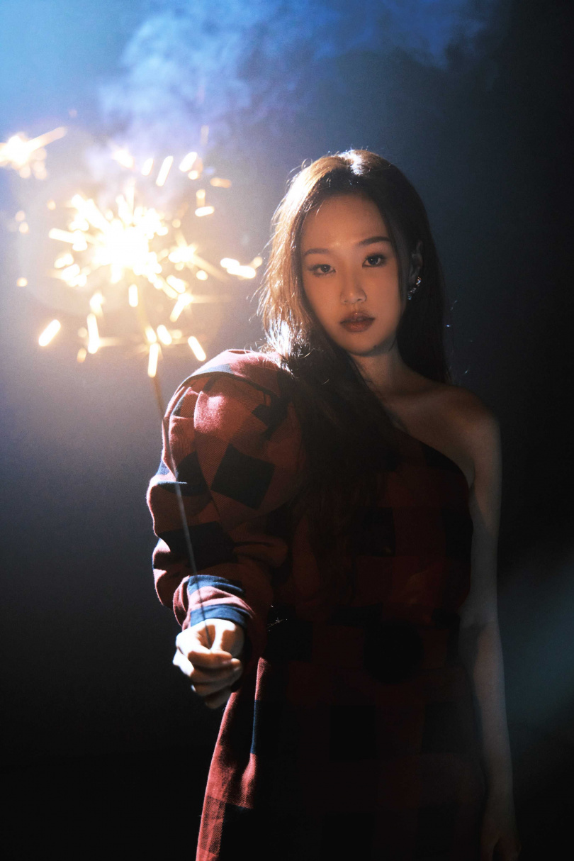 安吉在配唱與甄濟如合作的歌曲時陷入瓶頸。(圖/索尼音樂提供)