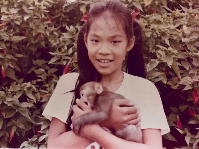 導演鄒時擎童年養的寵物其實是小猴子。(圖/鄒時擎提供)