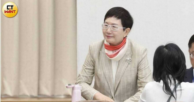 原定25日要出爐的政院版《財劃法》修正案試算表確定遲到了，國民黨立委爆料財政部長莊翠雲（圖）對此曾致電溝通。（圖／CTWANT攝影組）