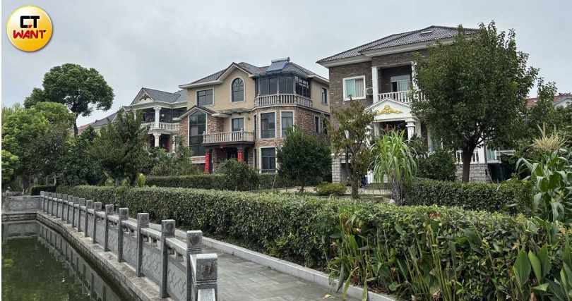 曾經飽受工業廢水汙染的八一村,如今已成為遠近聞名的「共富農村」。(圖╱王若攝)