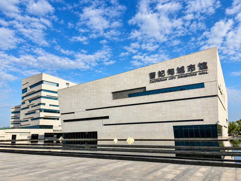 曹妃甸城市館裡清晰地介紹了曹妃甸「港產城融合」的發展邏輯。(圖/王若攝)