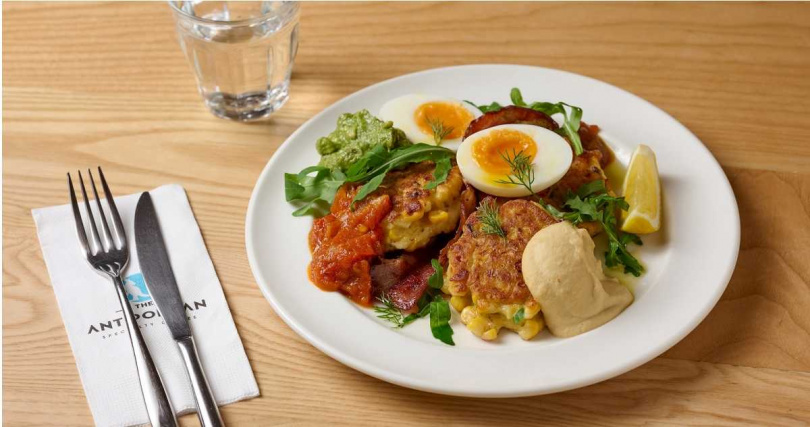 「經典澳式香煎玉米餅」。（420元，圖／The Antipodean提供）