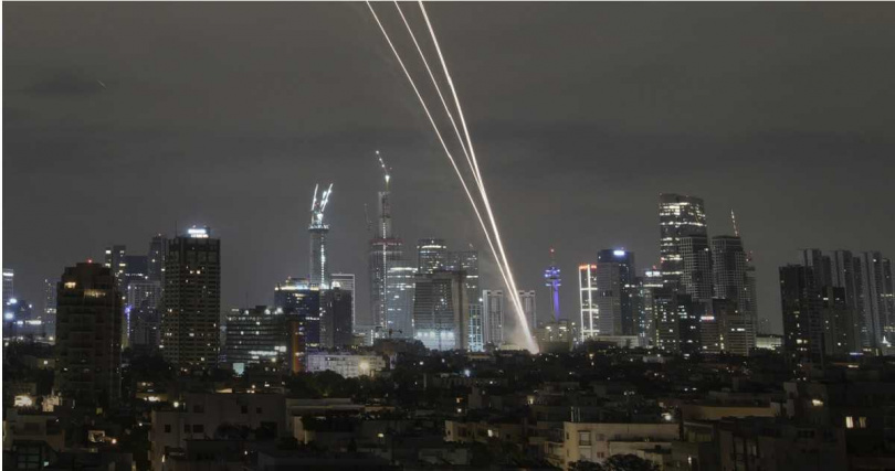 伊朗拒停火談判!稱未完成報復前不與以色列溝通,衝突恐擴大。(圖/達志/美聯社)