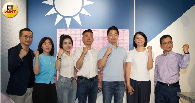 面對大罷免綠營罷團來勢洶洶，蔣萬安力挽狂瀾，賣力輔選，讓北市五藍委高票甩開被罷免陰影（圖／黃威彬攝）