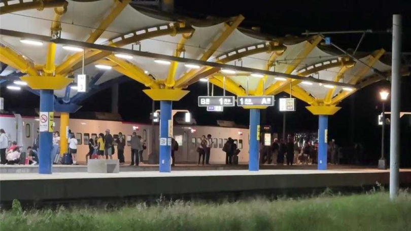 台鐵南迴線313號次列車今（8）日故障。(圖／讀者提供)