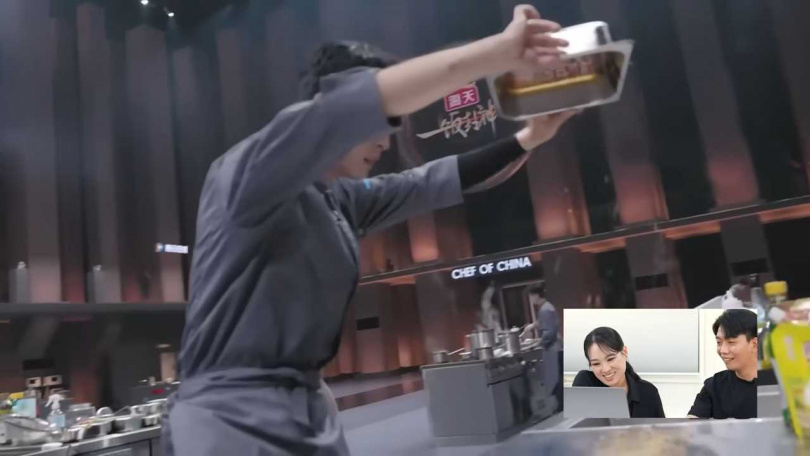 《一飯封神》內容與《黑白大廚》雷同，參賽者的拔絲手法也和鄭智善如出一轍。（圖／翻攝自鄭智善YouTube）
