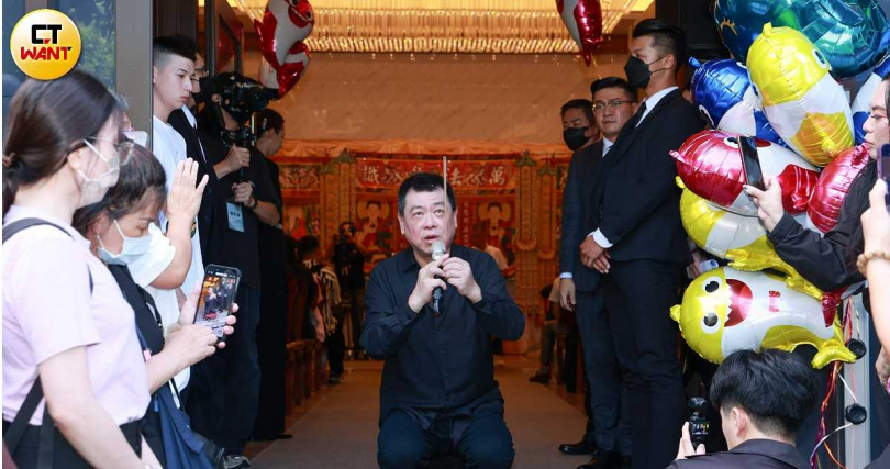 孫德榮表示自己僅是單純想送孩子,盼外界不要誤解。(圖/楊澍攝)