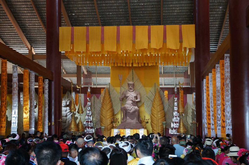 布朗族每年都要舉辦「山康節」，包括祭祀茶祖叭岩冷。（圖／吳德亮攝）