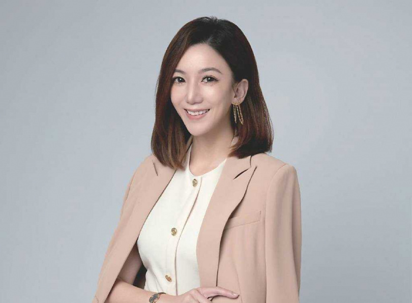 炘越共創股份有限公司主攻女性高端訂製服飾，總經理陳靖惠卻成為海洋政策白皮書編纂委員，引發基層議論。（圖／當事人提供）