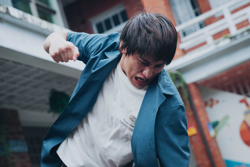 《失樂園》正式預告曝光　范少勳暴打嘶吼「惡魔」揭育幼院殘酷現況。（圖／冬候鳥電影、文策院）