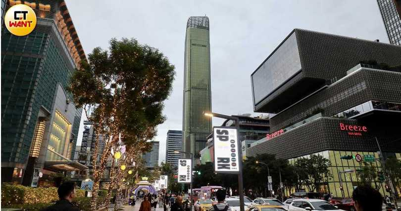 台北柏悅酒店與台北安達仕酒店皆位於信義計畫區的「台北天空塔」,目前建築主體已取得使用執照,兩家飯店房間數高達400多間,為飯店人才需求再添壓力。(圖/方萬民攝)