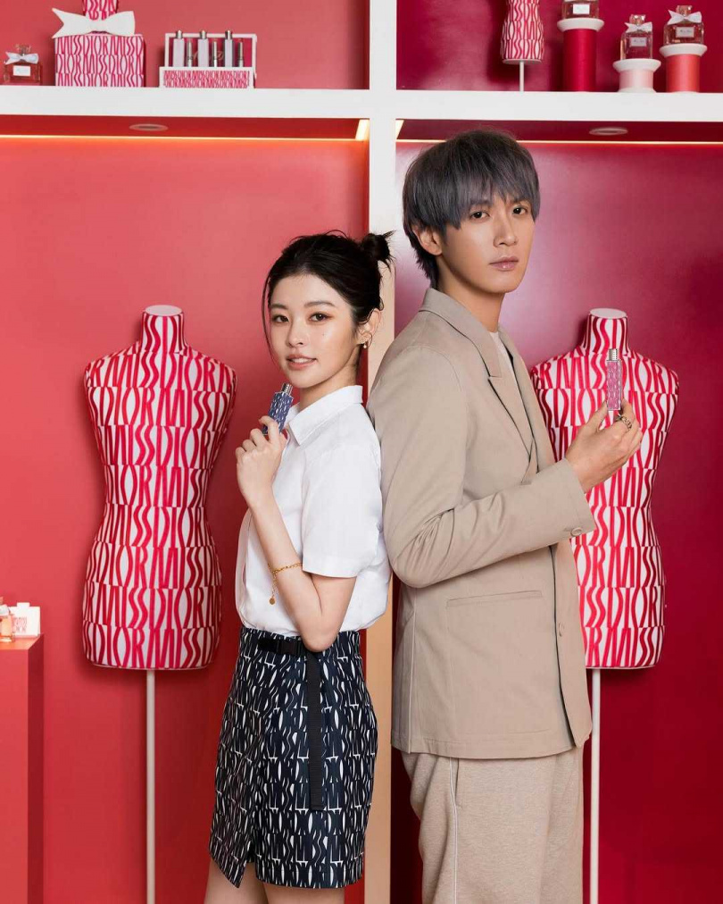 柯震東（右）新髮型讓粉絲直呼認不出。（圖／柯震東IG）