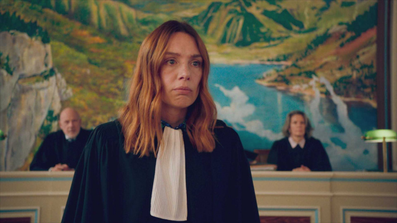 《被告汪星人》莉蒂西亞親自演出片中狗狗「宇宙」的辯護律師。（圖／台北双喜提供）