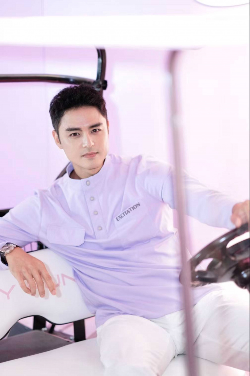 明道首度在小紅書直播帶貨,創下買手榜排名第一的佳績。(圖/恆星娛樂提供)