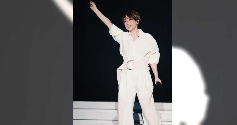 林憶蓮演唱〈影子情人〉、〈枯榮〉和〈誘惑的街〉等驚喜曲目。（圖／索尼音樂提供）