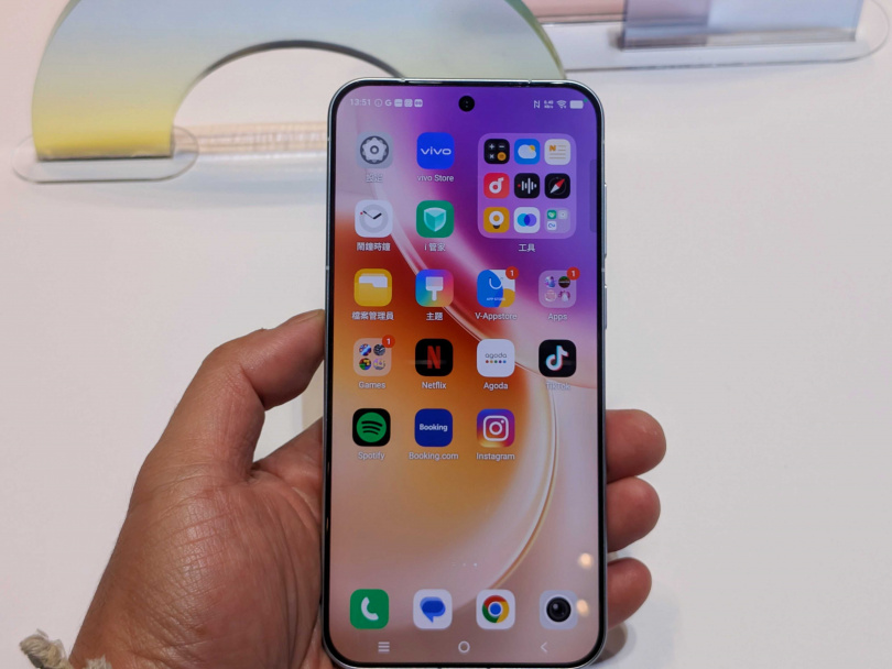 vivo X300。(圖/廖梓翔攝)