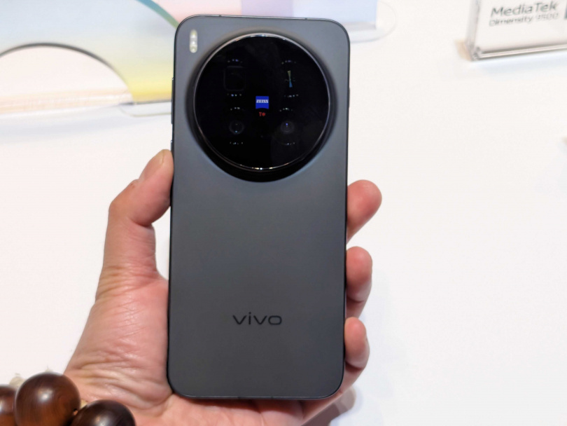 vivo X300 Pro。(圖/廖梓翔攝)