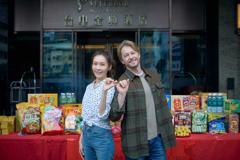 法比歐與TVB 視后李佳芯合作飾演有意收養小孩的外籍夫妻檔。(圖/柒拾陸號原子提供)