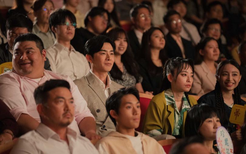 蕭子墨在《陽光女子合唱團》 飾演麥可律師。（圖／壹壹喜喜）