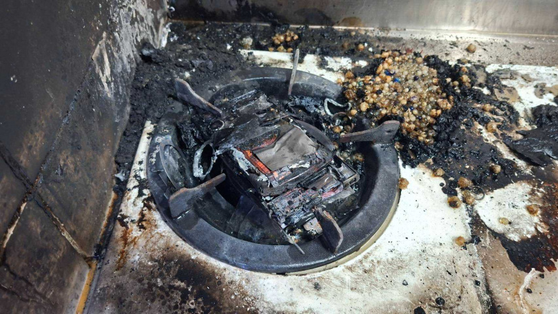 北市士林區社子街10日凌晨發生一起逆子痛打母親，對其拘禁灌水，還燒手機阻止其對外求救。（圖／翻攝畫面）