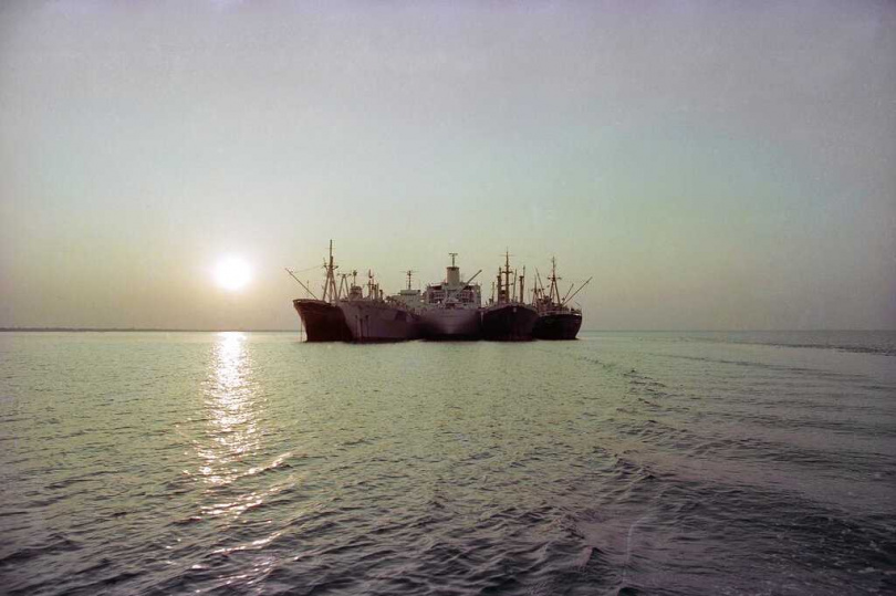 荷姆茲海峽為全球重要能源運輸通道，約五分之一油氣貿易經此航道。
