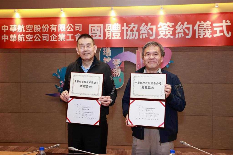 謝世謙（左）昨日才現身露面，今日就傳出辭世。（圖／報系資料照）