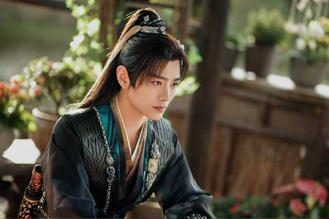 &nbsp;丁禹兮在《永夜星河》中帥氣的古裝扮相圈粉無數，開播首週漲粉近45萬。（圖／愛爾達電視提供）