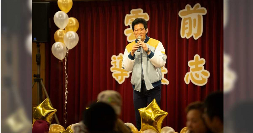 薛仕凌飾演的立委在政治路上迷失自我。（圖／CATCHPLAY+）