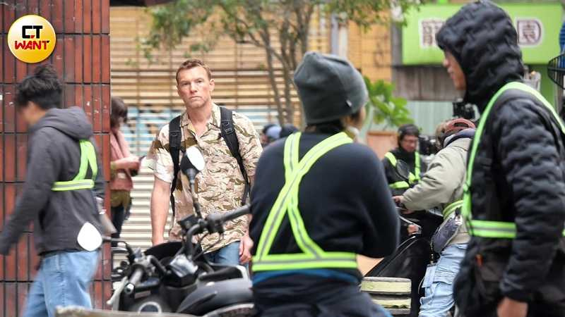 山姆.沃辛頓身材壯碩男人味十足。(圖/本刊攝影組)