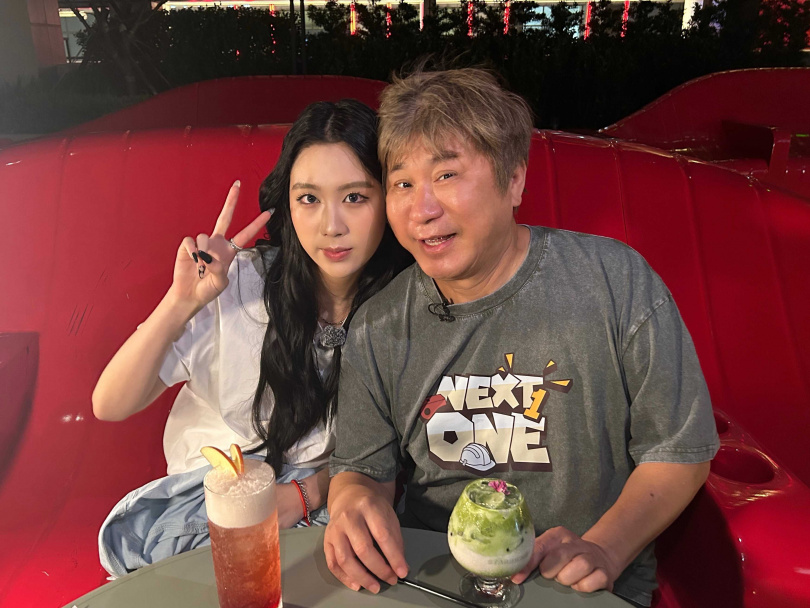 Emma（右）捨不得出國深造，會與胡瓜相處時間變少。（圖／下面一位提供）