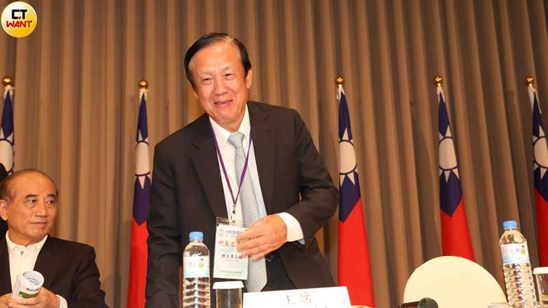 觀光旅館公會理事長賴正鎰接受CTWANT採訪頻喊，「現在找人真的好困難，真的很傷腦筋耶！」（圖／CTWANT資料室）