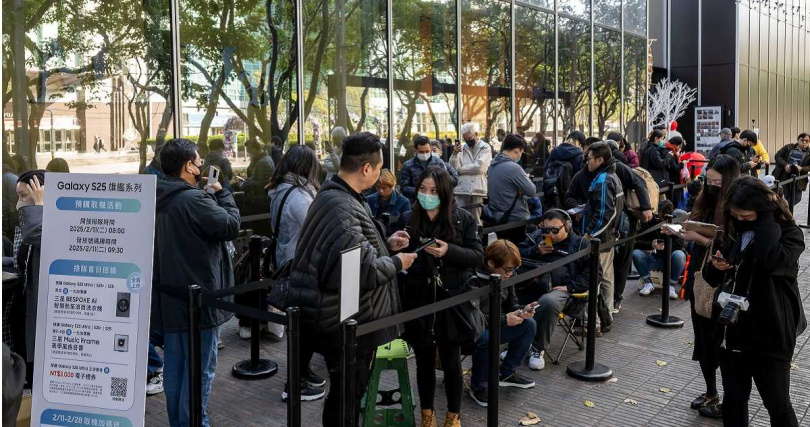 此次Galaxy S25旗艦系列預購超乎預期，吸引許多星粉搶購。（圖／台灣三星提供）