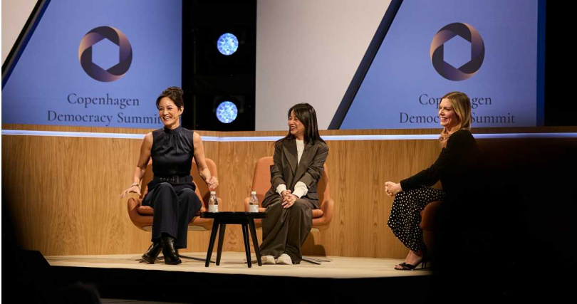 編劇統籌鄭心媚、Janet現場與談，由《看不見的國家》導演葛靜文主持。（圖／牽猴子提供）