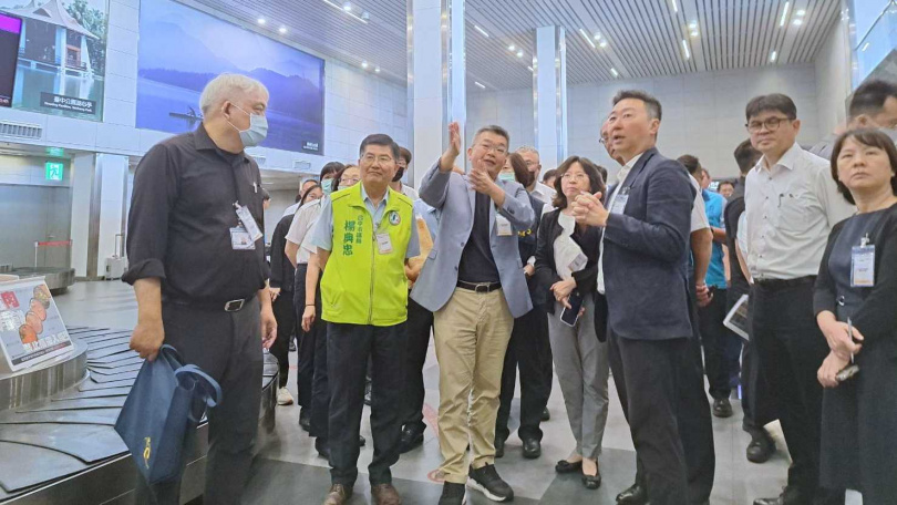 交通部長陳世凱政治路從台中出道，如今上任部長高位近一年，到台中港卻忙著關心離岸風電與商港開發，無暇赴漁會拜訪漁友，讓漁民很不是滋味。（圖／報系資料照）