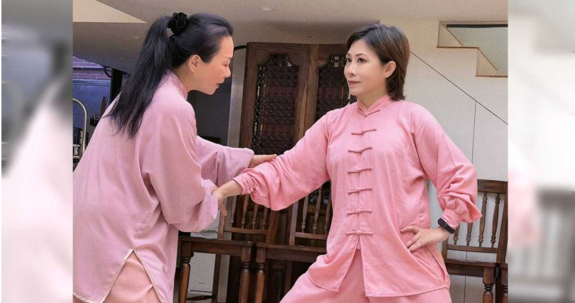 小彤學太極練習讓自己放慢步調。（圖／馬可孛羅公關提供）