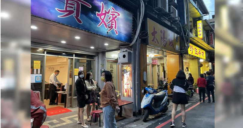 有老司機指路表示，不只是隱身在熱鬧西門町商圈的樓鳳出現比女子還漂亮的「小姐」，阿公店內也逐漸出現「女陪侍」。（圖／報系資料照）